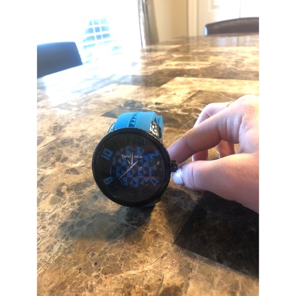 Tendence 'Gulliver Hydrogen' Blue Quartz Watch - Picture 4 of 6